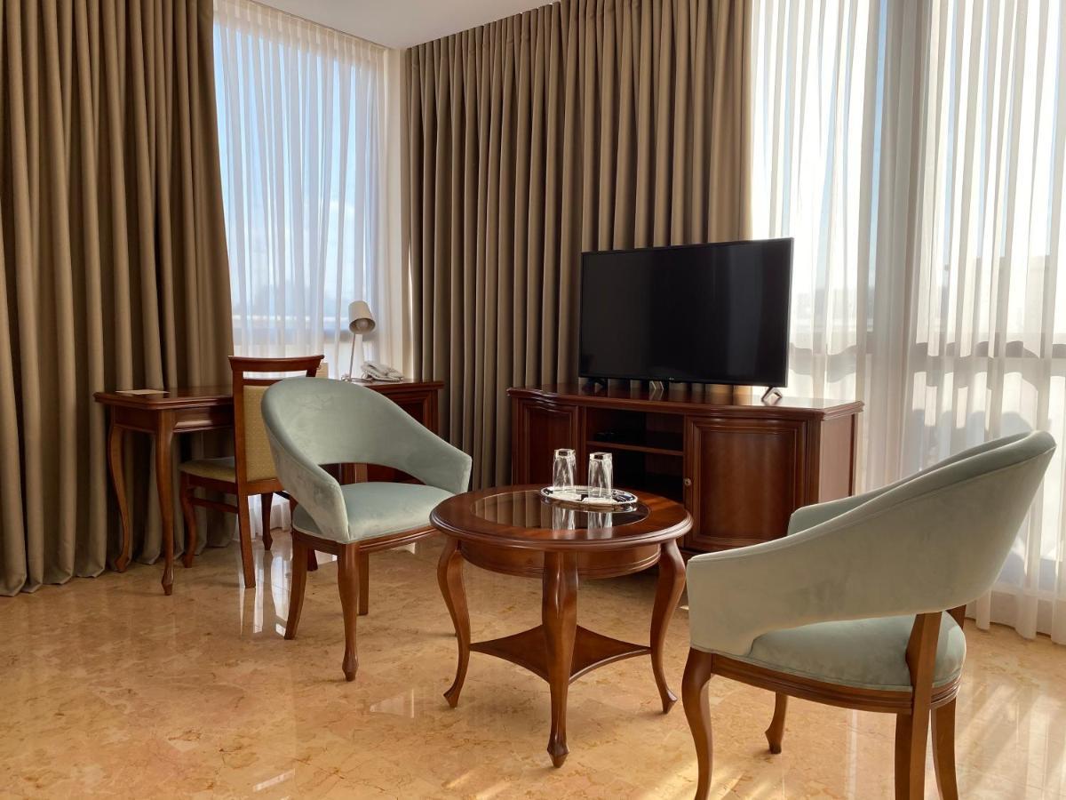 Ambassador Hotel 키시나우 외부 사진