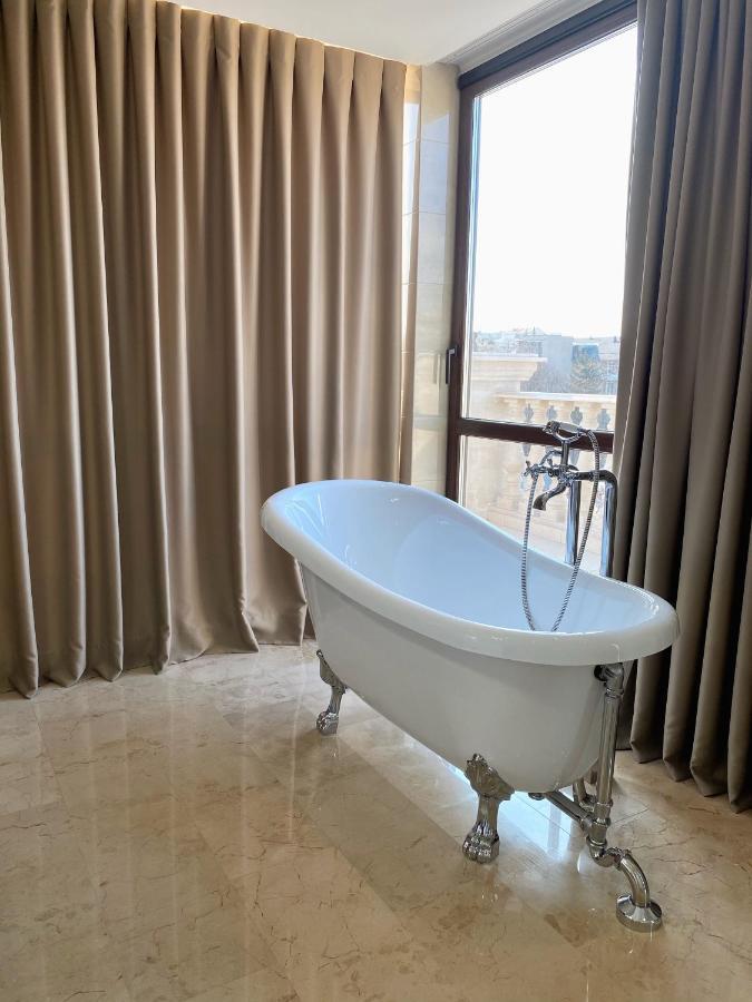Ambassador Hotel 키시나우 외부 사진