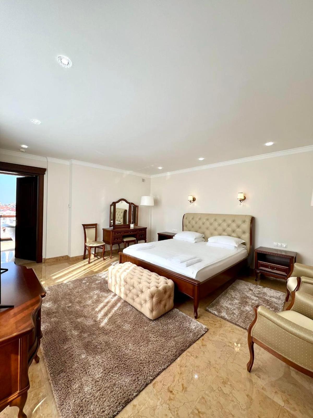 Ambassador Hotel 키시나우 외부 사진