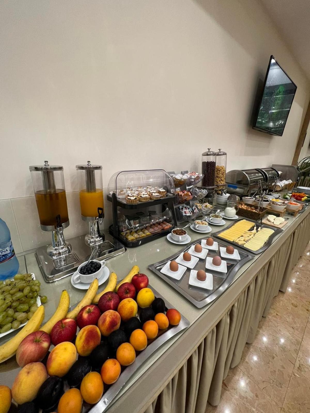 Ambassador Hotel 키시나우 외부 사진