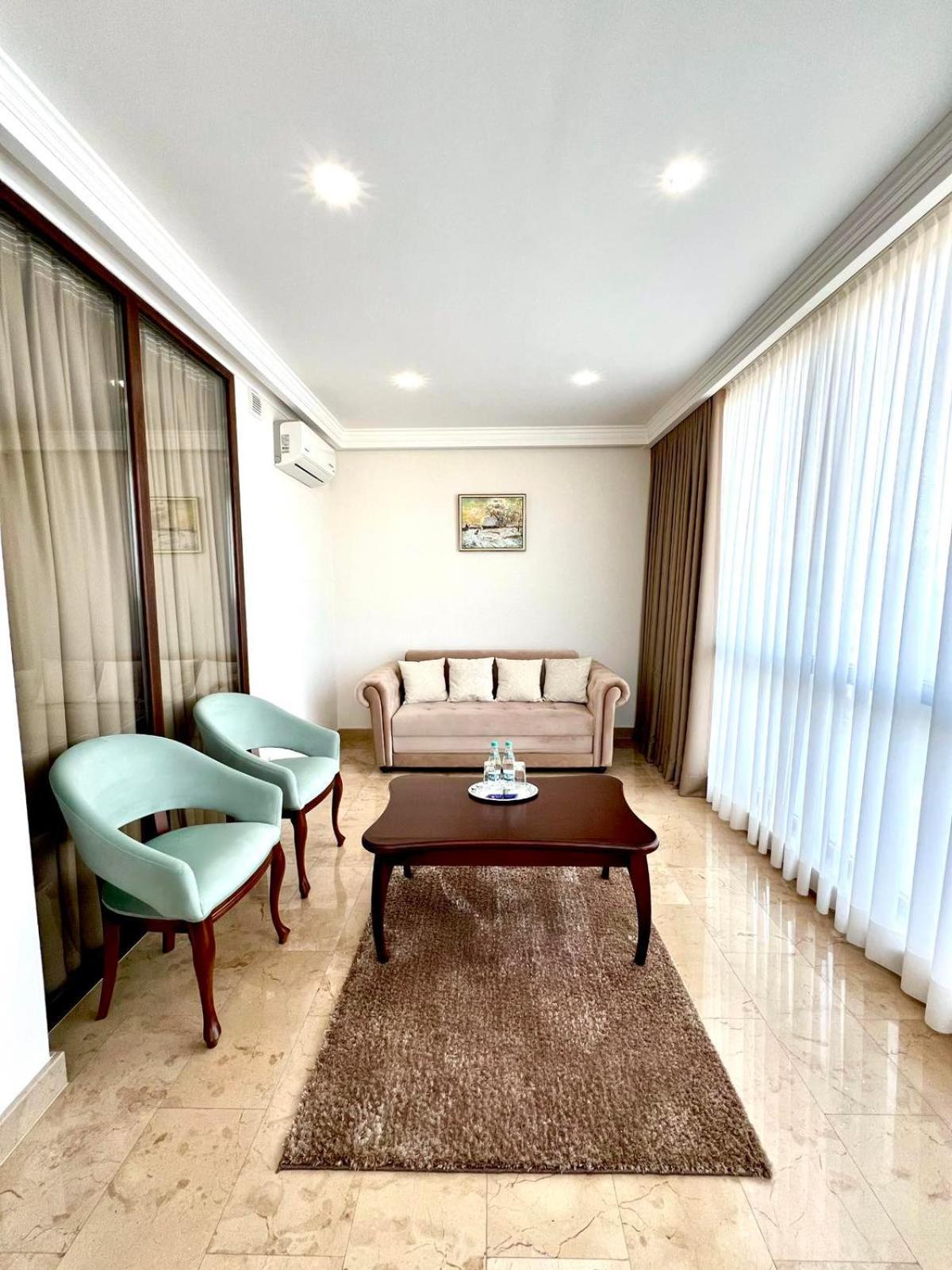 Ambassador Hotel 키시나우 외부 사진