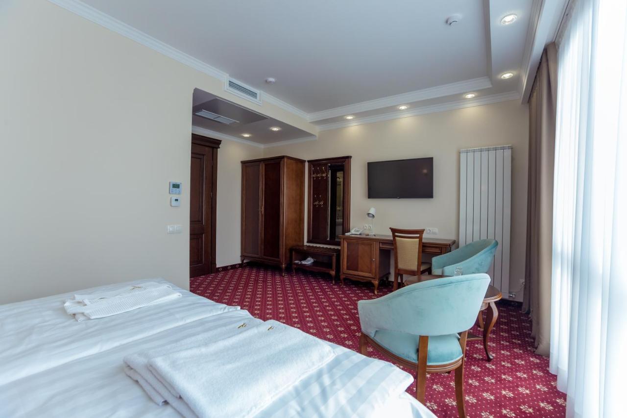 Ambassador Hotel 키시나우 외부 사진