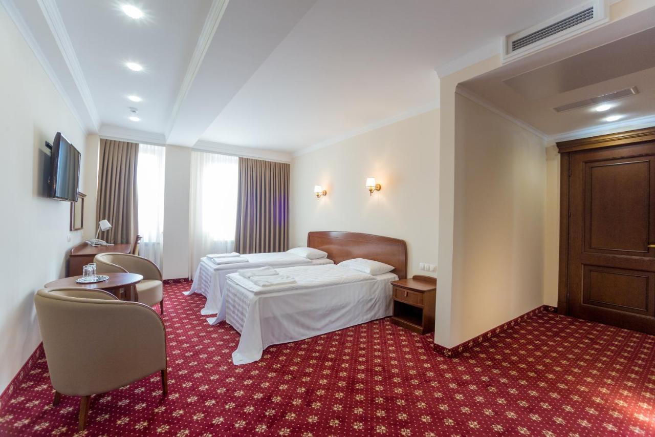 Ambassador Hotel 키시나우 외부 사진