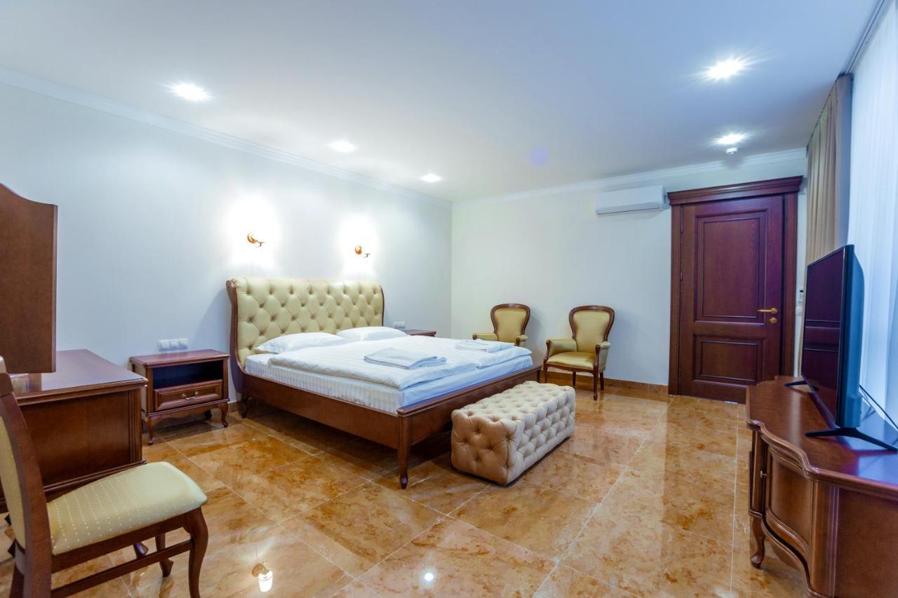 Ambassador Hotel 키시나우 외부 사진