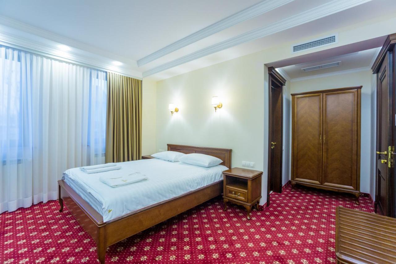 Ambassador Hotel 키시나우 외부 사진