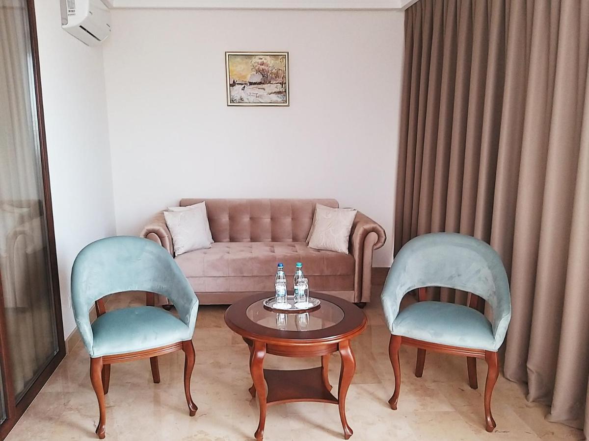 Ambassador Hotel 키시나우 외부 사진